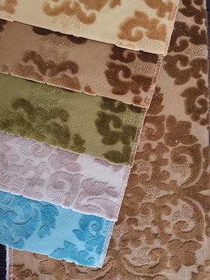 Damask Cutting Velvet Polyester Fabric Anti Static Customizable For Sofa